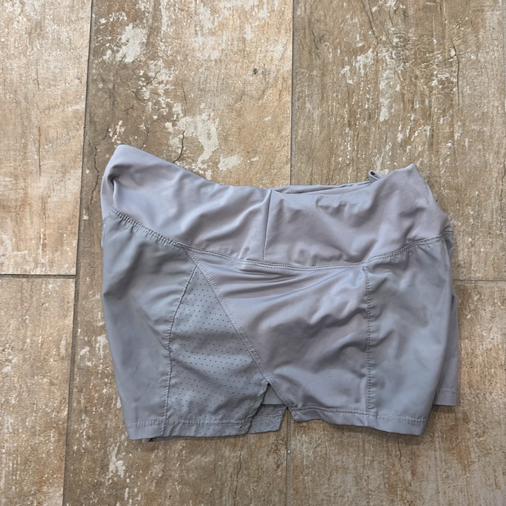Nike Women's gray Athletic Shorts XS
Like new
